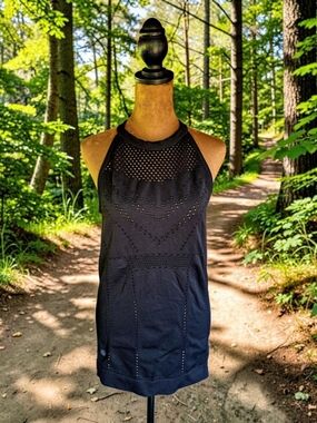 Athleta Black Diamond Mesh Trophy Tank